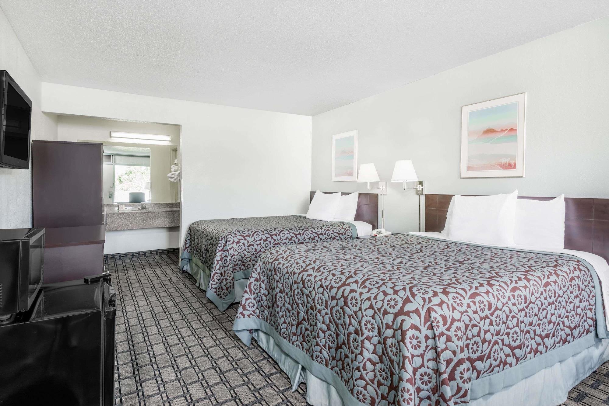 Days Inn By Wyndham St Clairsville St. Clairsville Екстер'єр фото