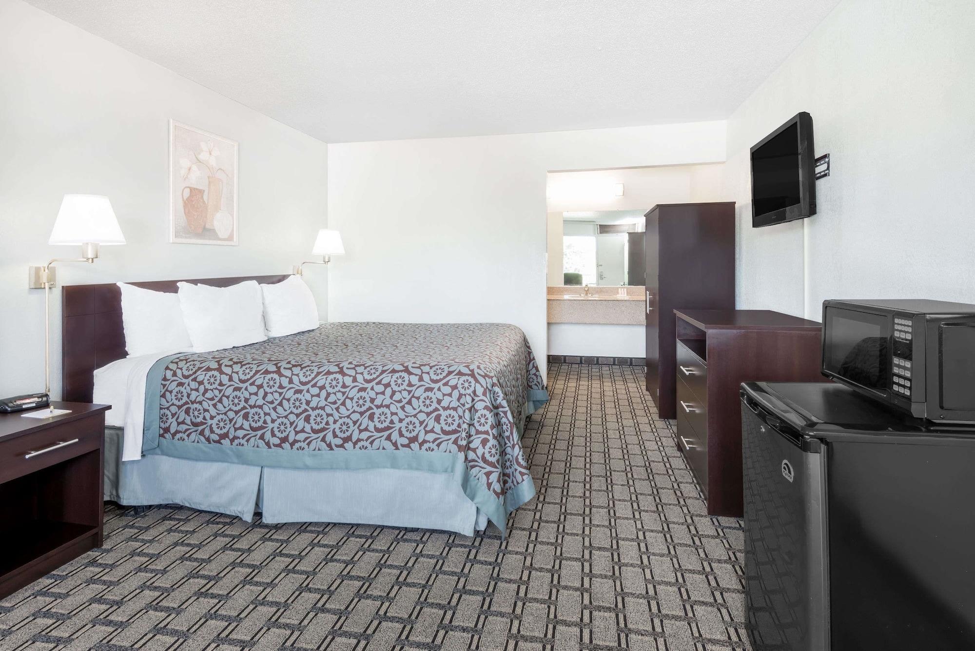 Days Inn By Wyndham St Clairsville St. Clairsville Екстер'єр фото
