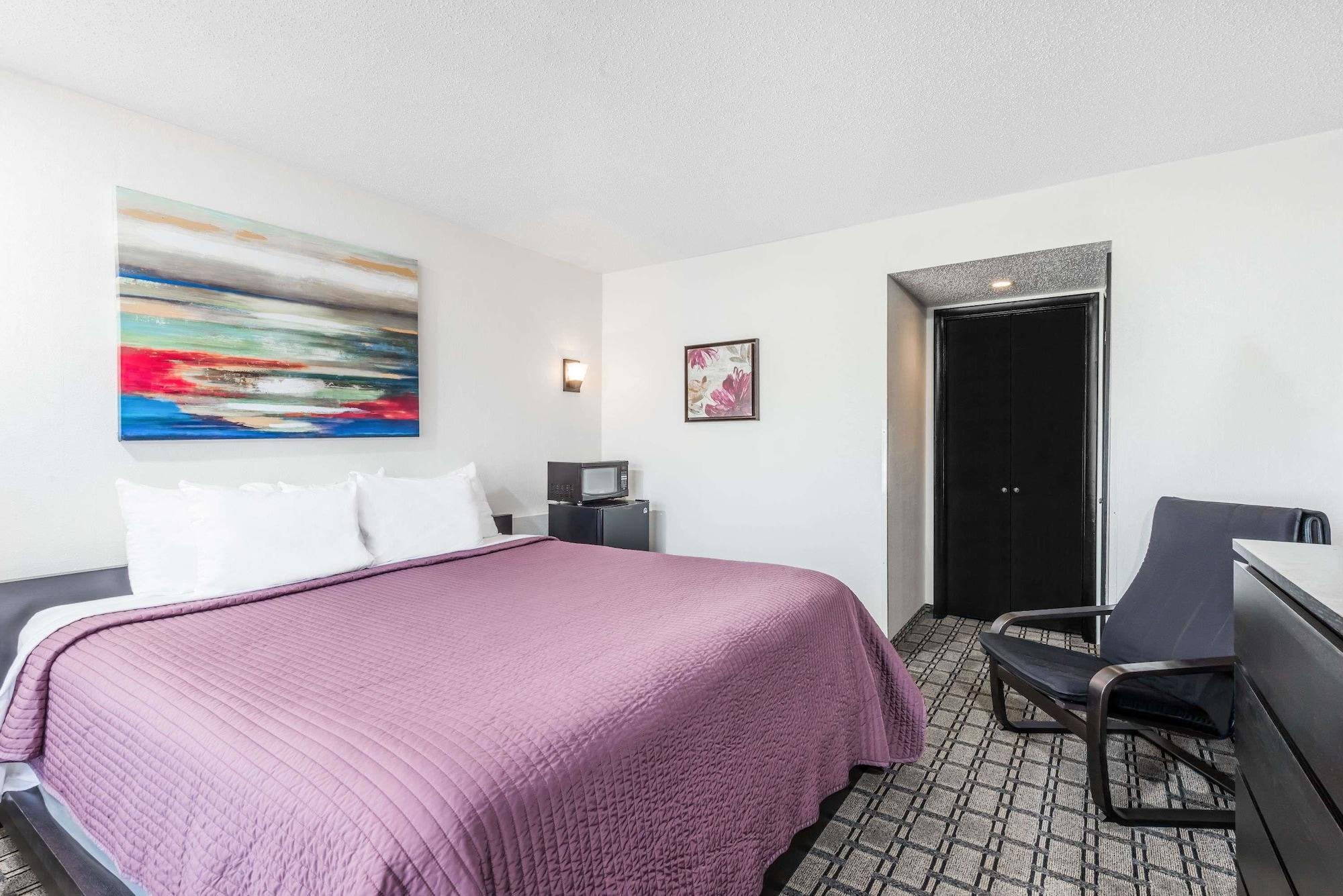 Days Inn By Wyndham St Clairsville St. Clairsville Екстер'єр фото