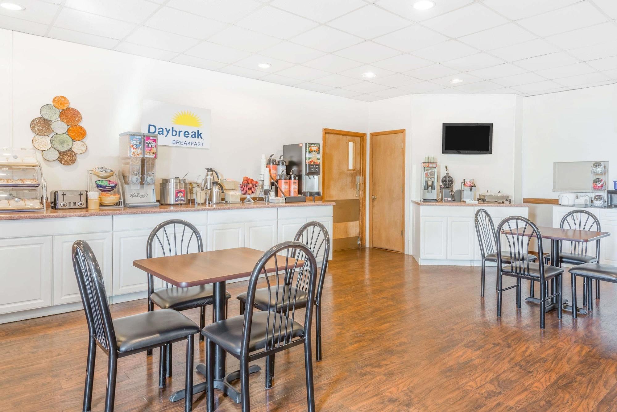 Days Inn By Wyndham St Clairsville St. Clairsville Екстер'єр фото