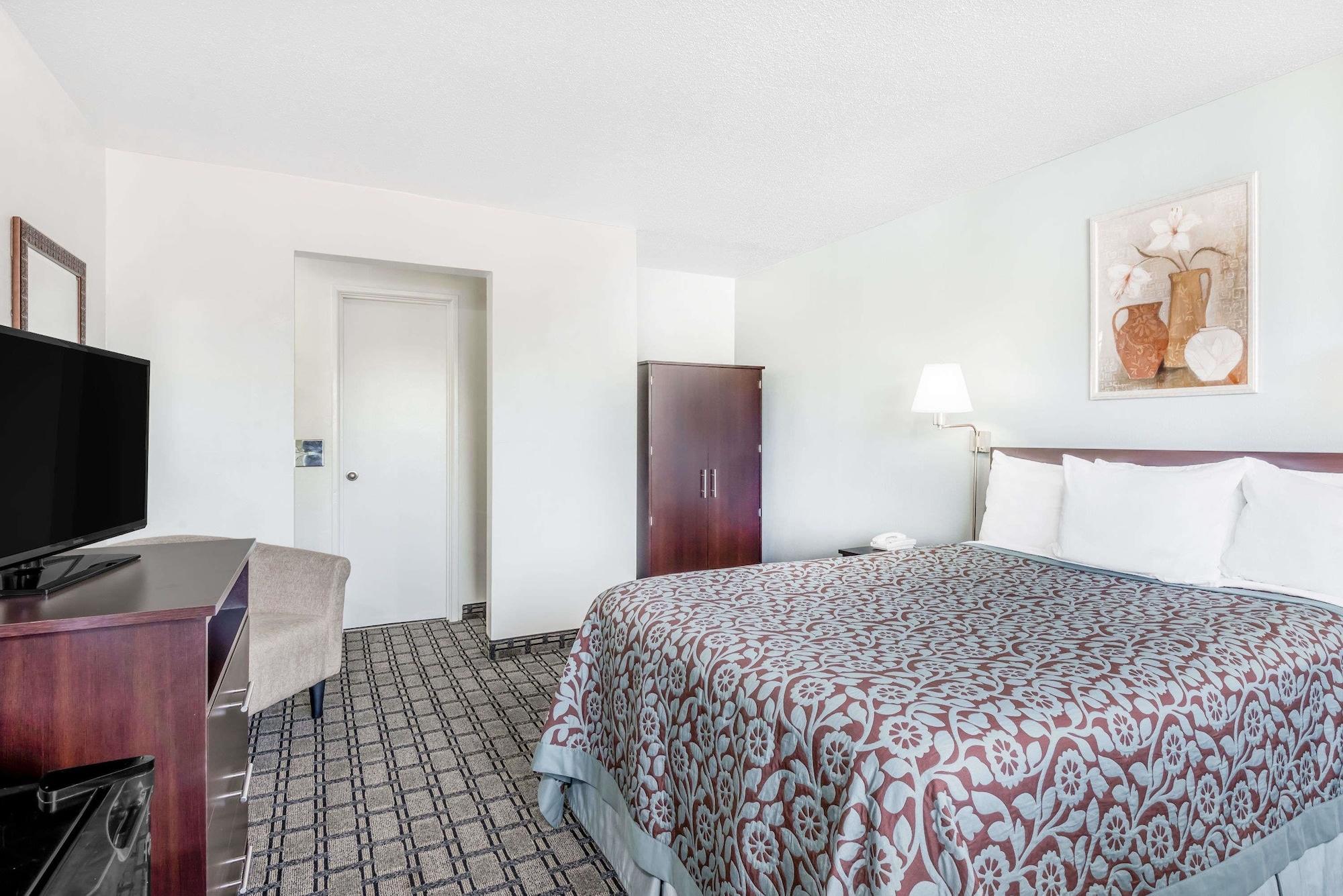 Days Inn By Wyndham St Clairsville St. Clairsville Екстер'єр фото
